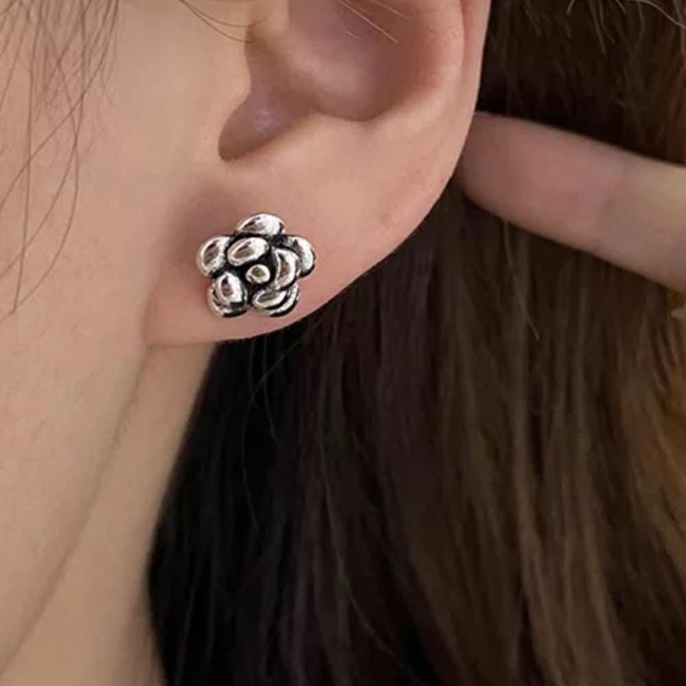 The Blossom Stud Earring in 925 silver